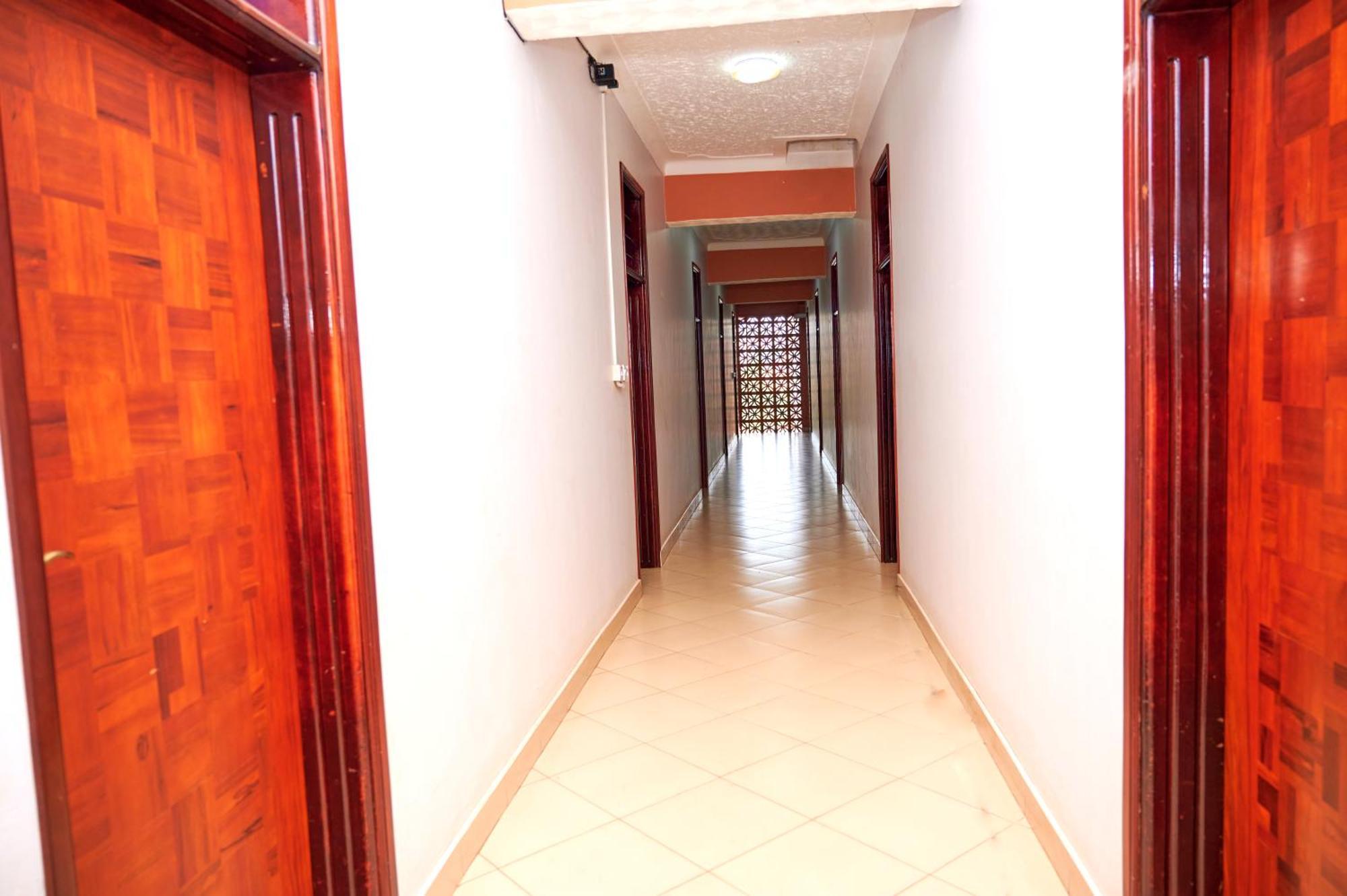 Twin Towers Hotel Kampala Exterior foto
